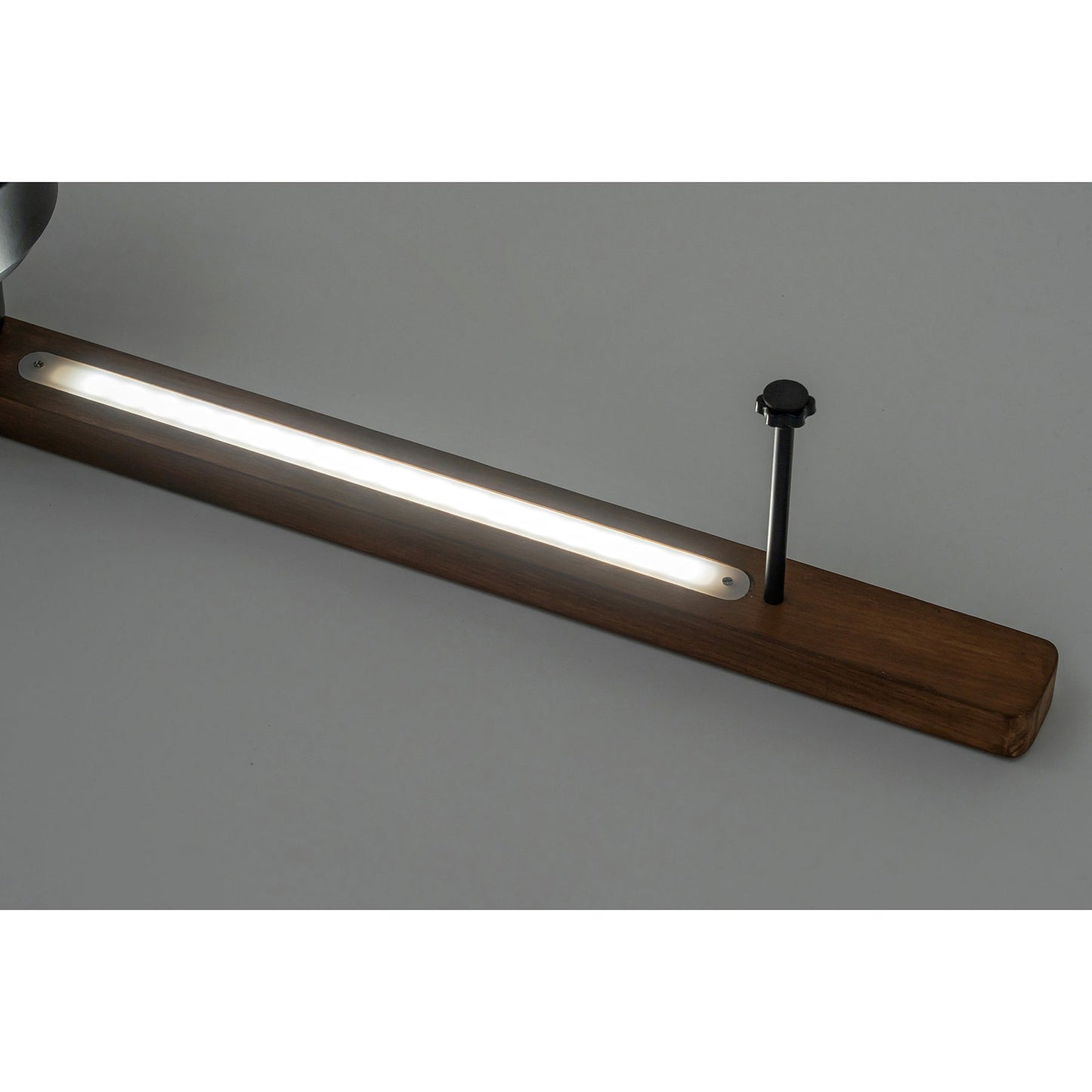 ＬＩＧＨＴＩＮＧ　ＤＵＣＴ　ＲＡＩＬ　Ｗｉｔｈ　ＬＥＤ　ＷＨ